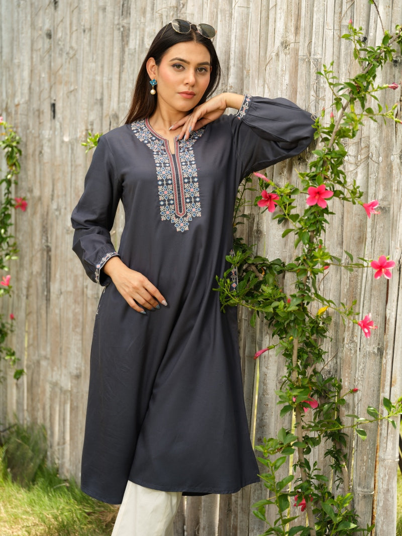 Full sleeved kurta with pockets and embroidered front yoke. - Etiquette Apparel