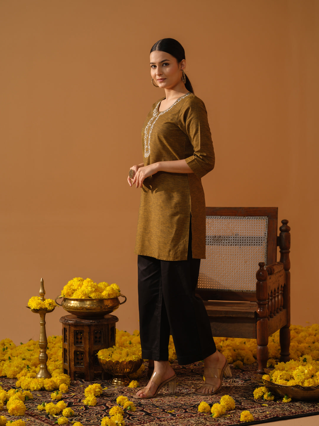Product Carousel Image 15: Dual tone textured short kurta with embroidery
