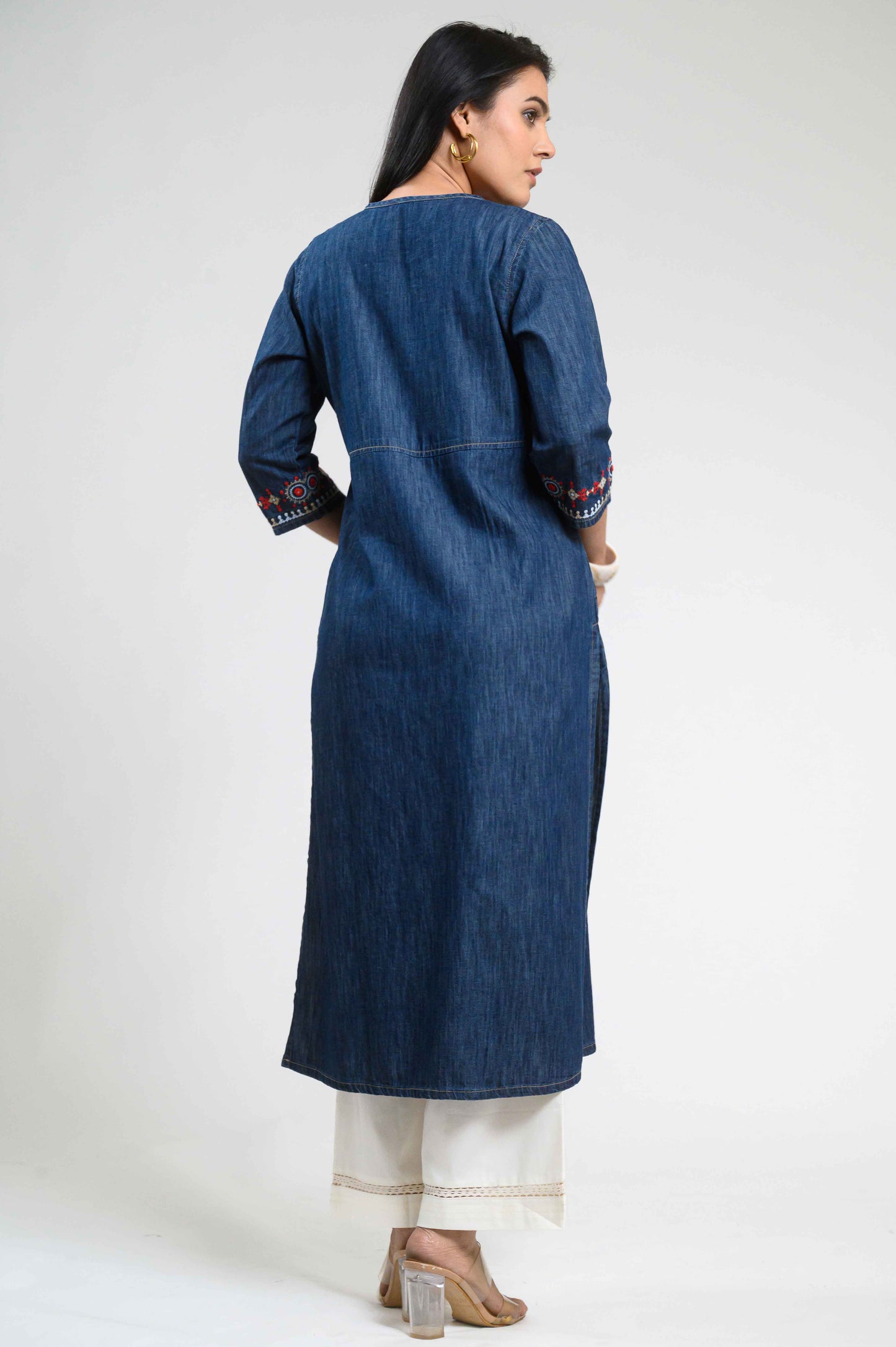Sindhi Taka Embroidery Kurta - Etiquette Apparel