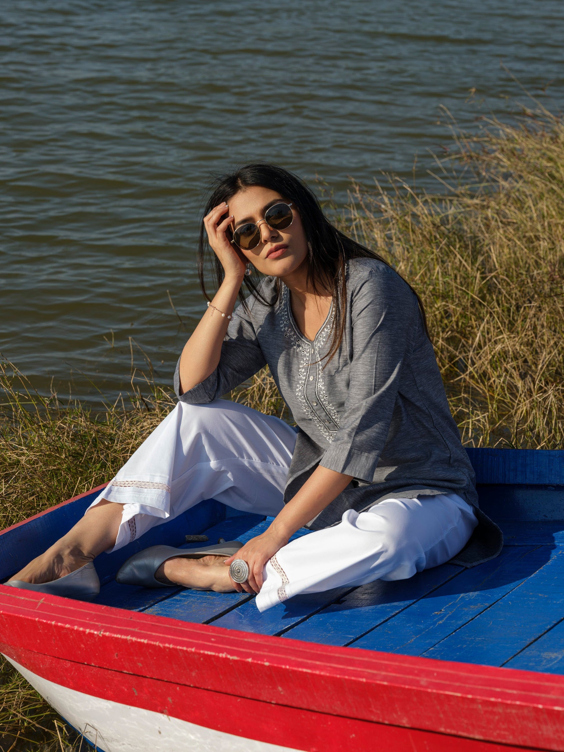 Product Carousel Image 11: Dual tone textured short kurta with embroidery
