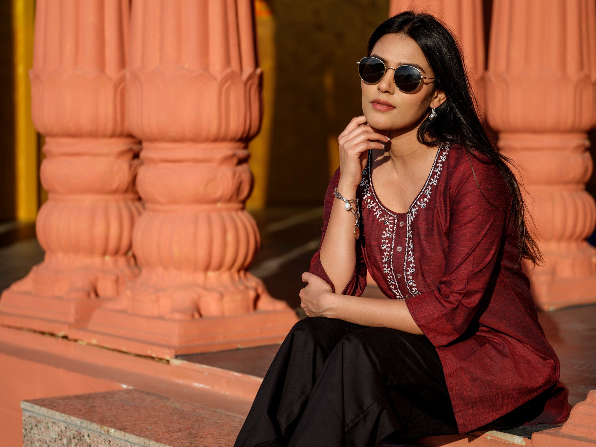 Product Carousel Image 18: Dual tone textured short kurta with embroidery