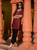 Product Carousel Image 2: Dual tone textured short kurta with embroidery
