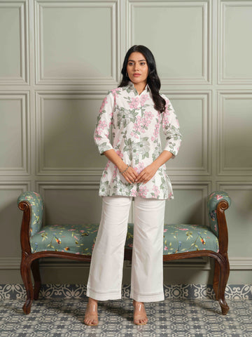 Fresh Feminine Pink Floral Top - Etiquette Apparel