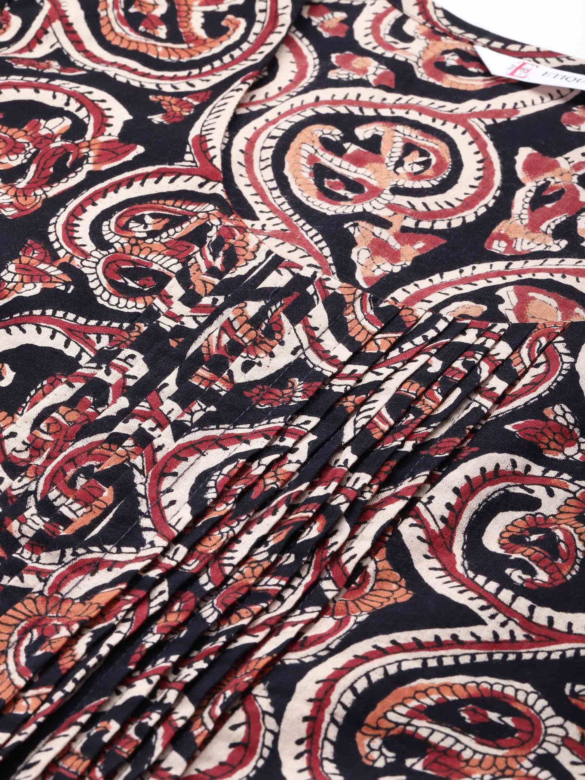 Product Carousel Image 4: Indie print mix match pleated top