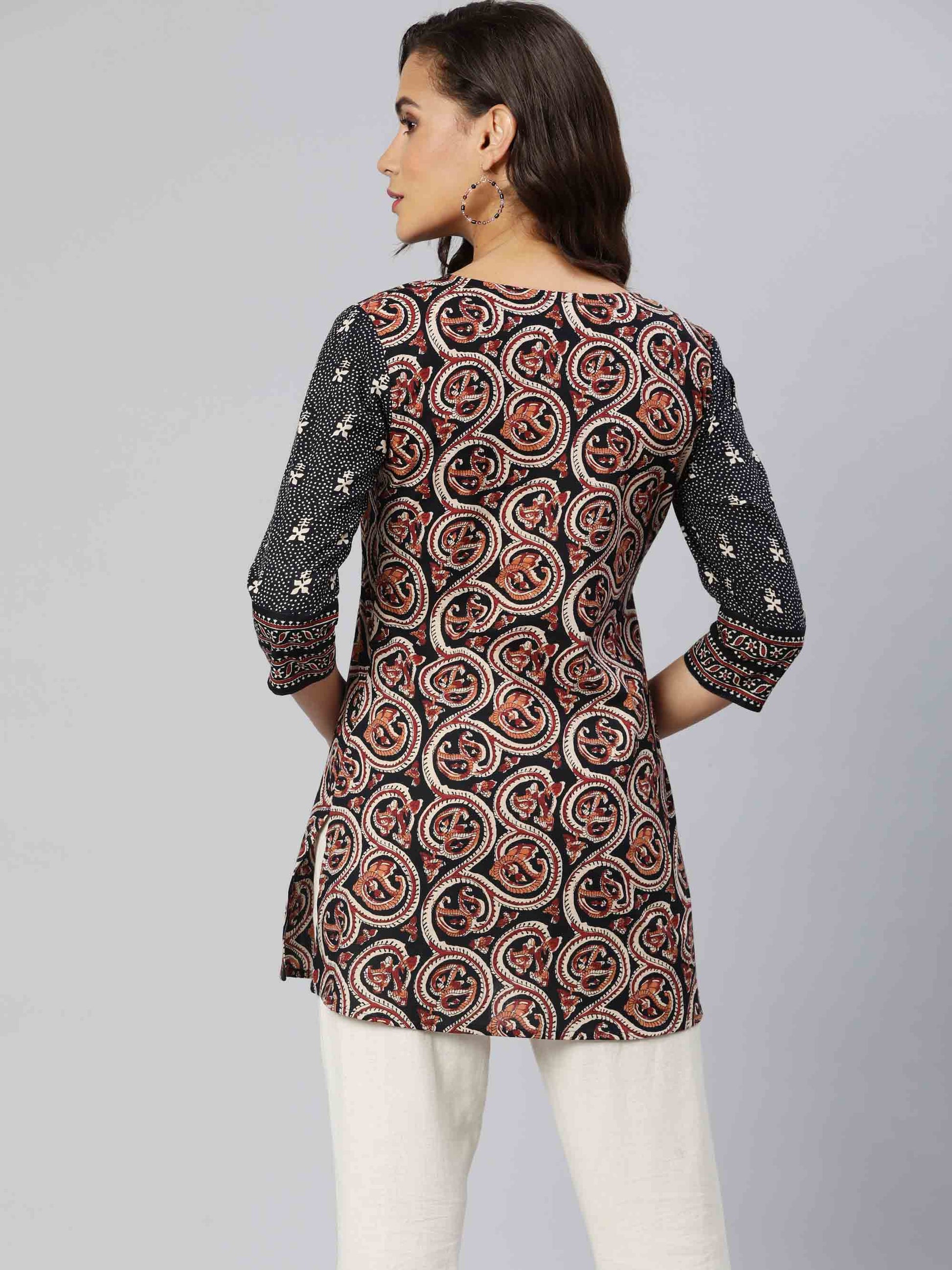 Product Carousel Image 5: Indie print mix match pleated top