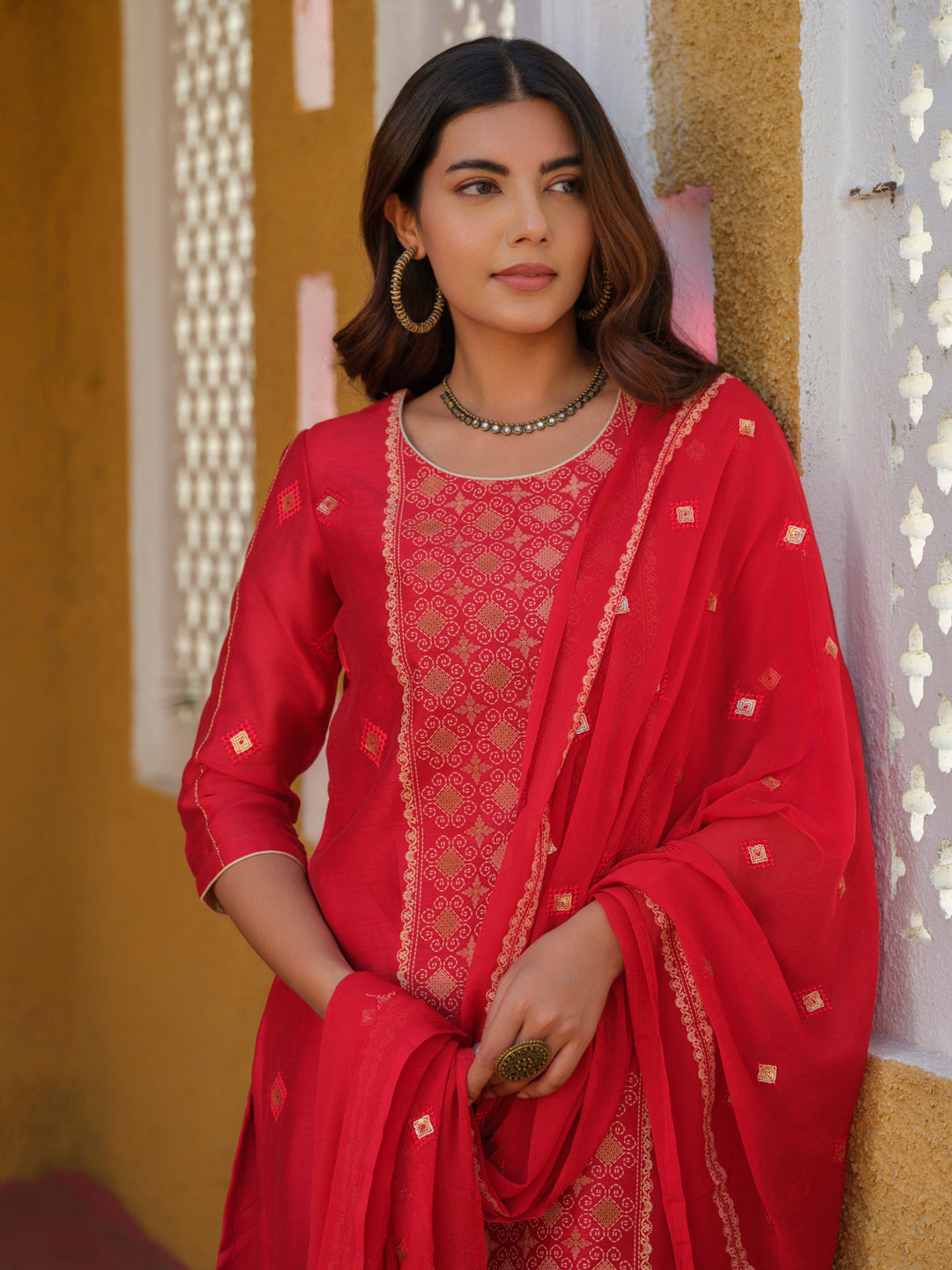 Elegant Red Embroidered Kurta Set with Dupatta - Etiquette Apparel