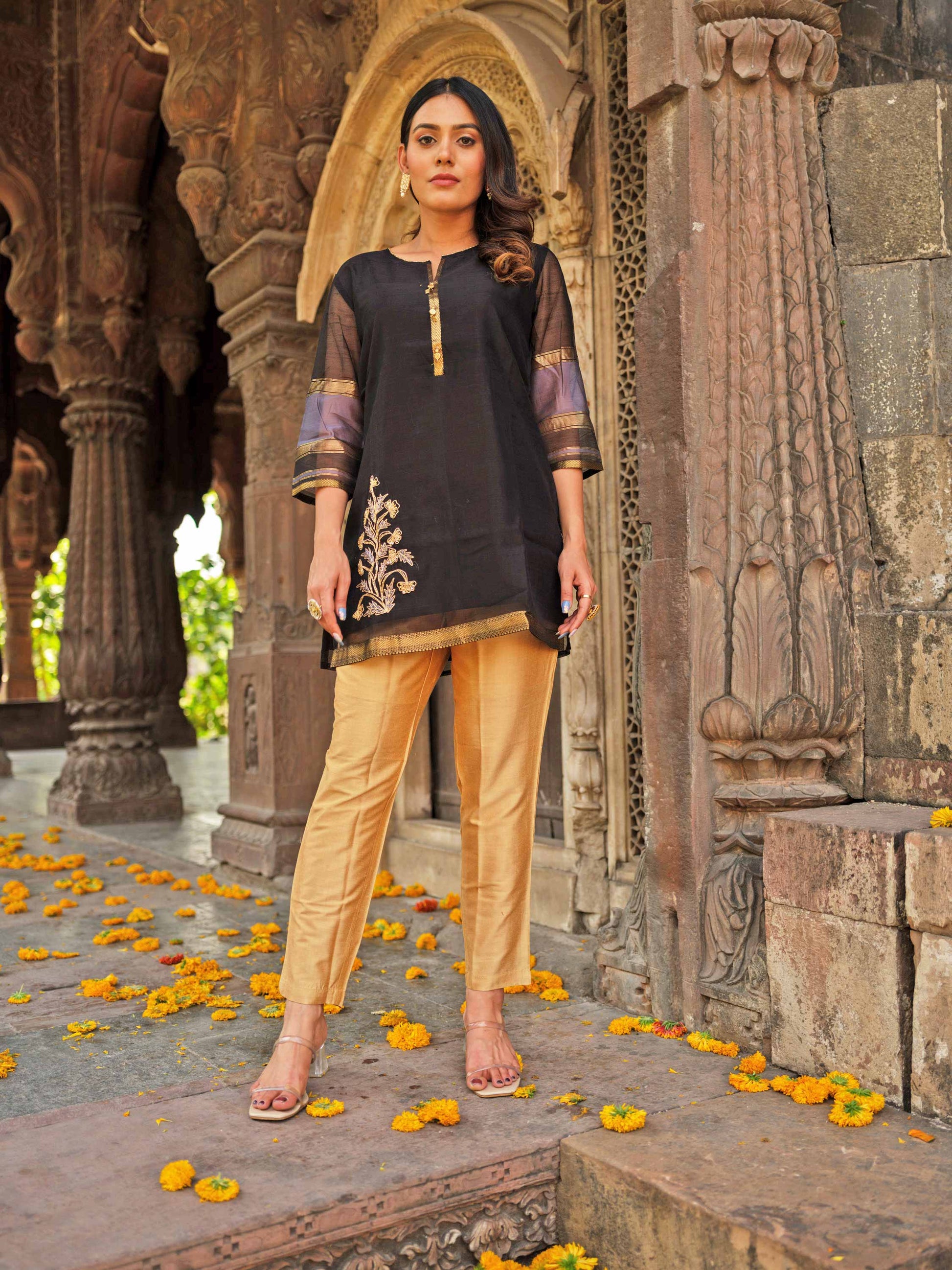 A formal and sober handwoven maheshwari short kurta Etiquette Apparel