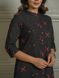 Stylish Black Ikkat Weave Women's Kurta Design - Etiquette Apparel