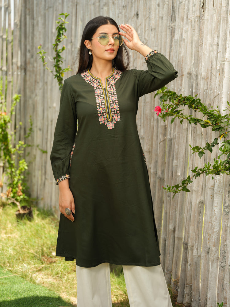 Full sleeved kurta with pockets and embroidered front yoke. - Etiquette Apparel