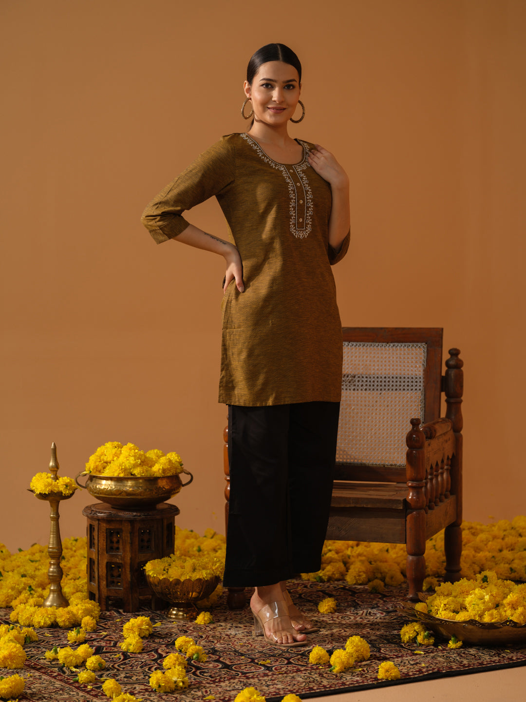 Dual tone textured short kurta with embroidery - Etiquette Apparel 