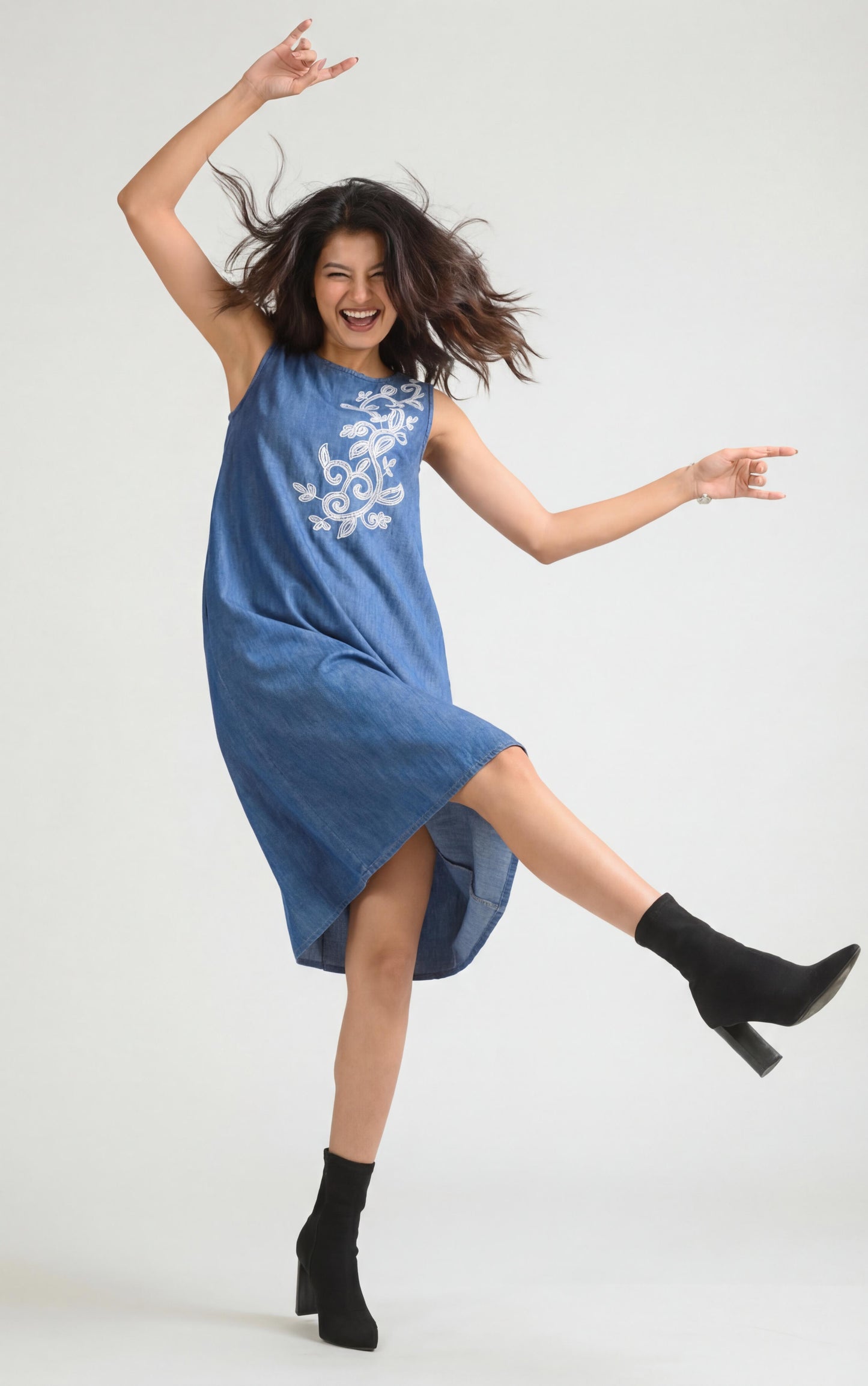 The Everyday Showstopper Sleeveless Dress - Etiquette Apparel