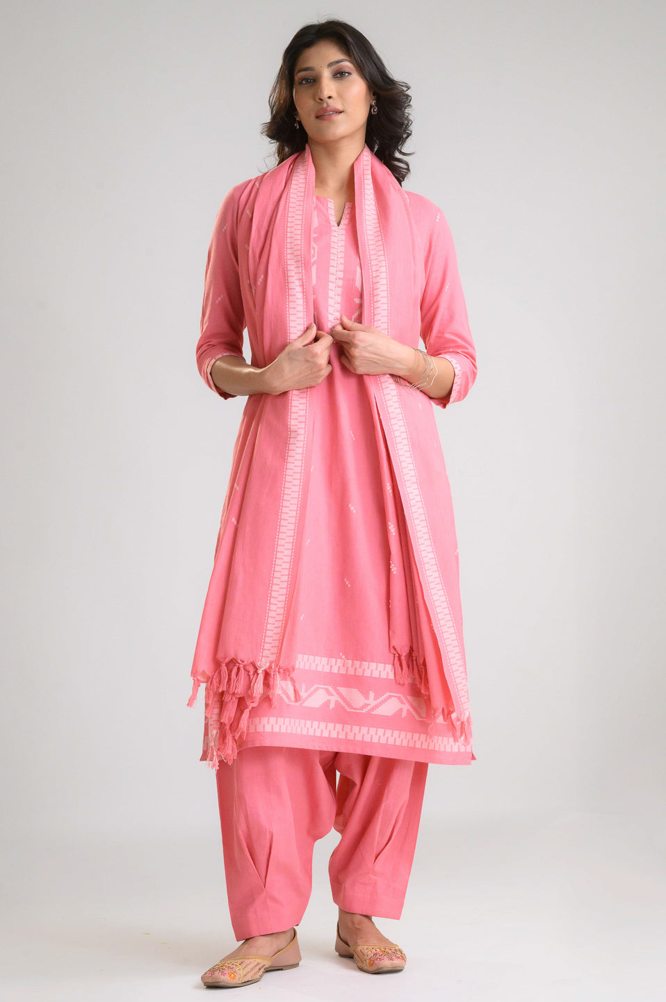 Soft Shades, Statement Style Kurta Set - Etiquette Apparel