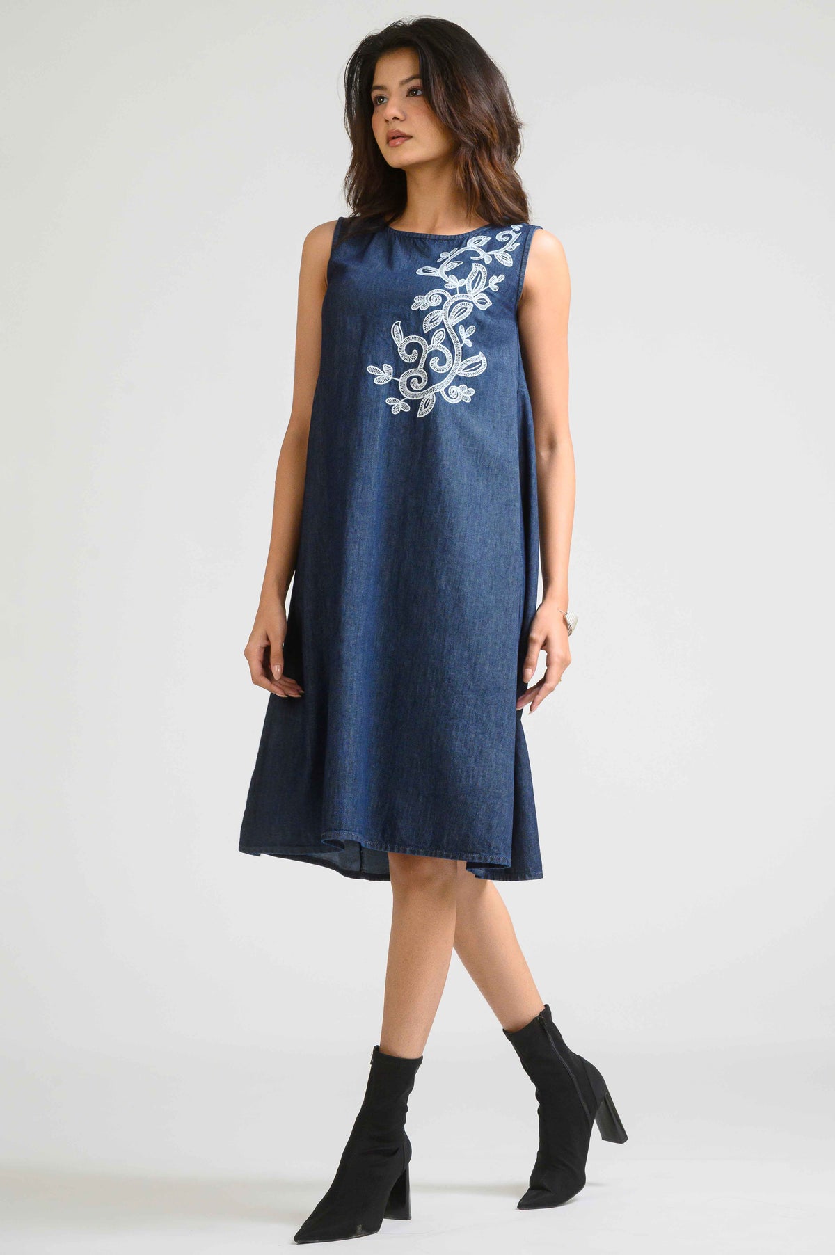 The Everyday Showstopper Sleeveless Dress - Etiquette Apparel