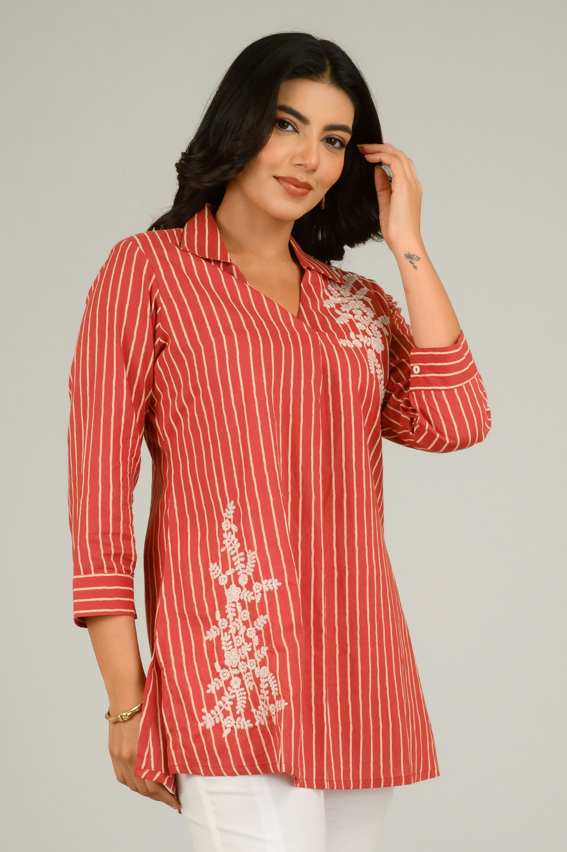 Product Carousel Image 3: Stipes & Petals Top