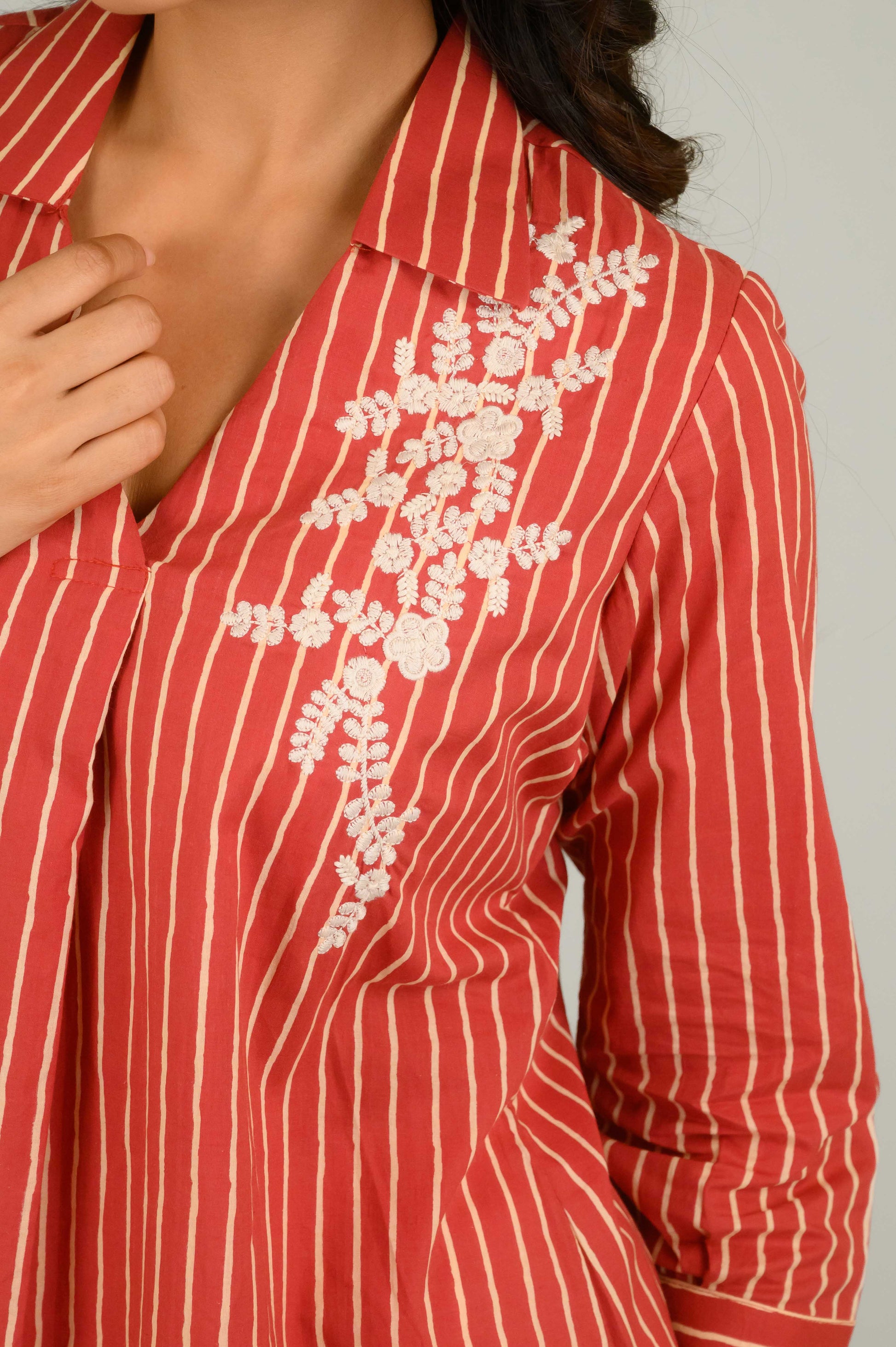 Product Carousel Image 5: Stipes & Petals Top