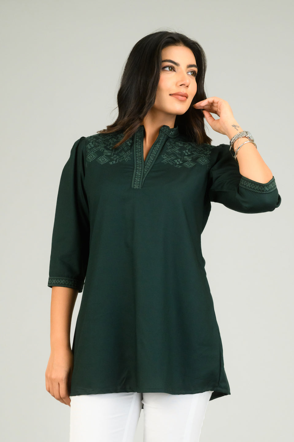 Product Carousel Image 3: Elegant Edge Top