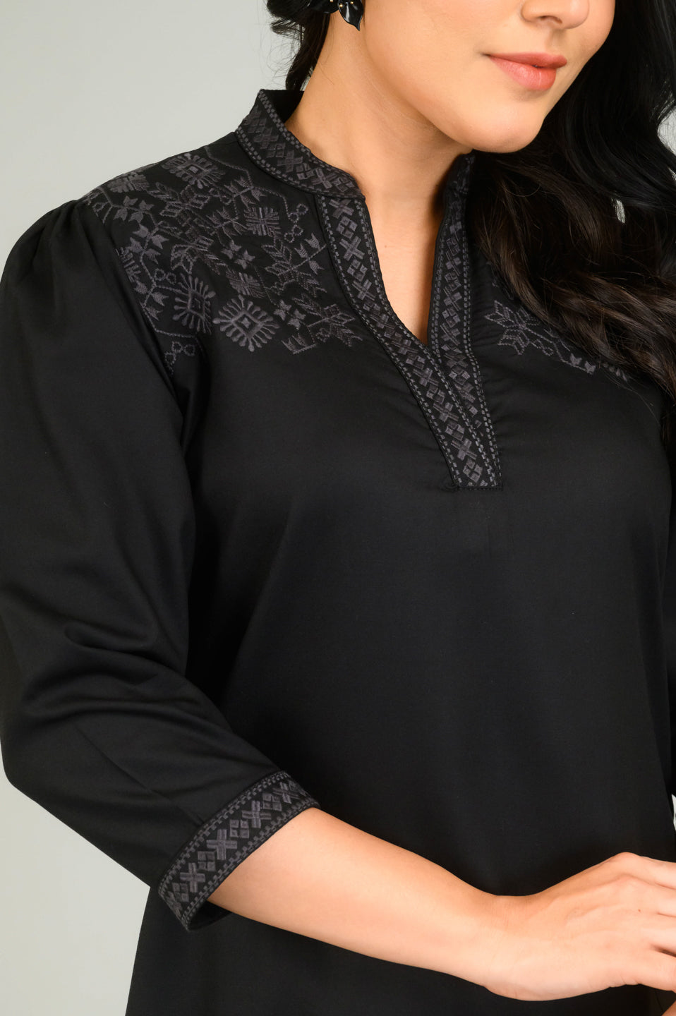 Product Carousel Image 8: Elegant Edge Top