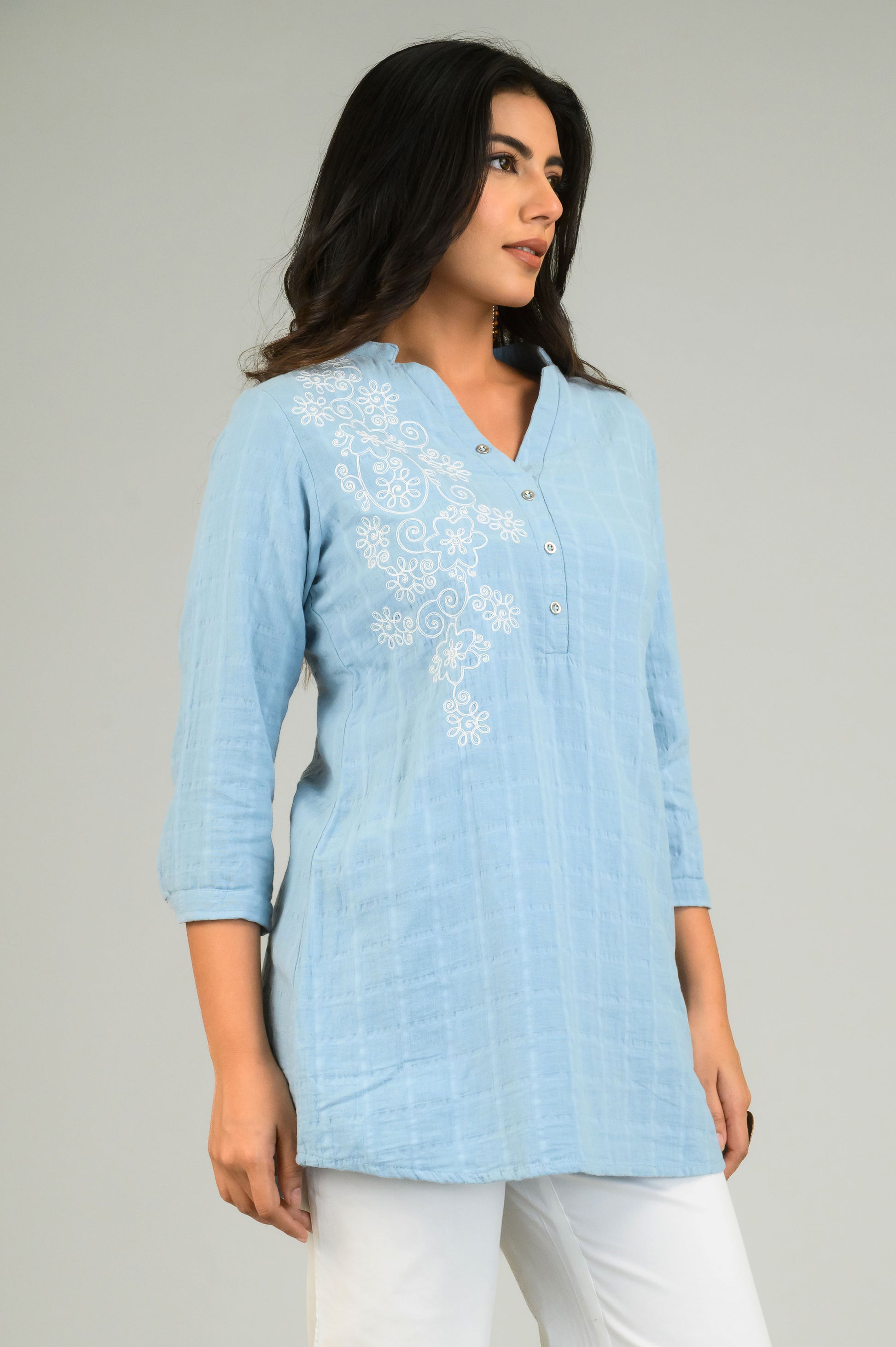 Product Carousel Image 3: Effortlessly Refined Top