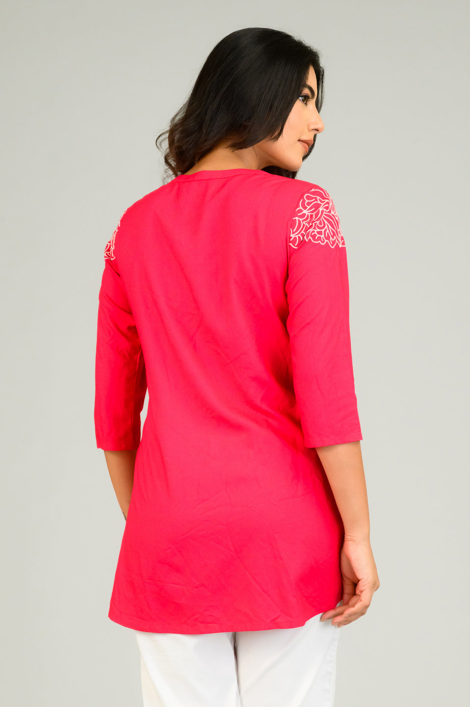 Sleek & Striking Top - Etiquette Apparel