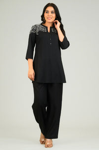 Sleek & Striking Top - Etiquette Apparel