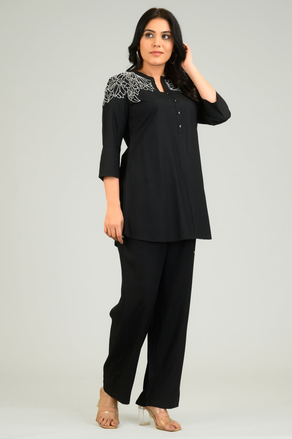 Sleek & Striking Top - Etiquette Apparel