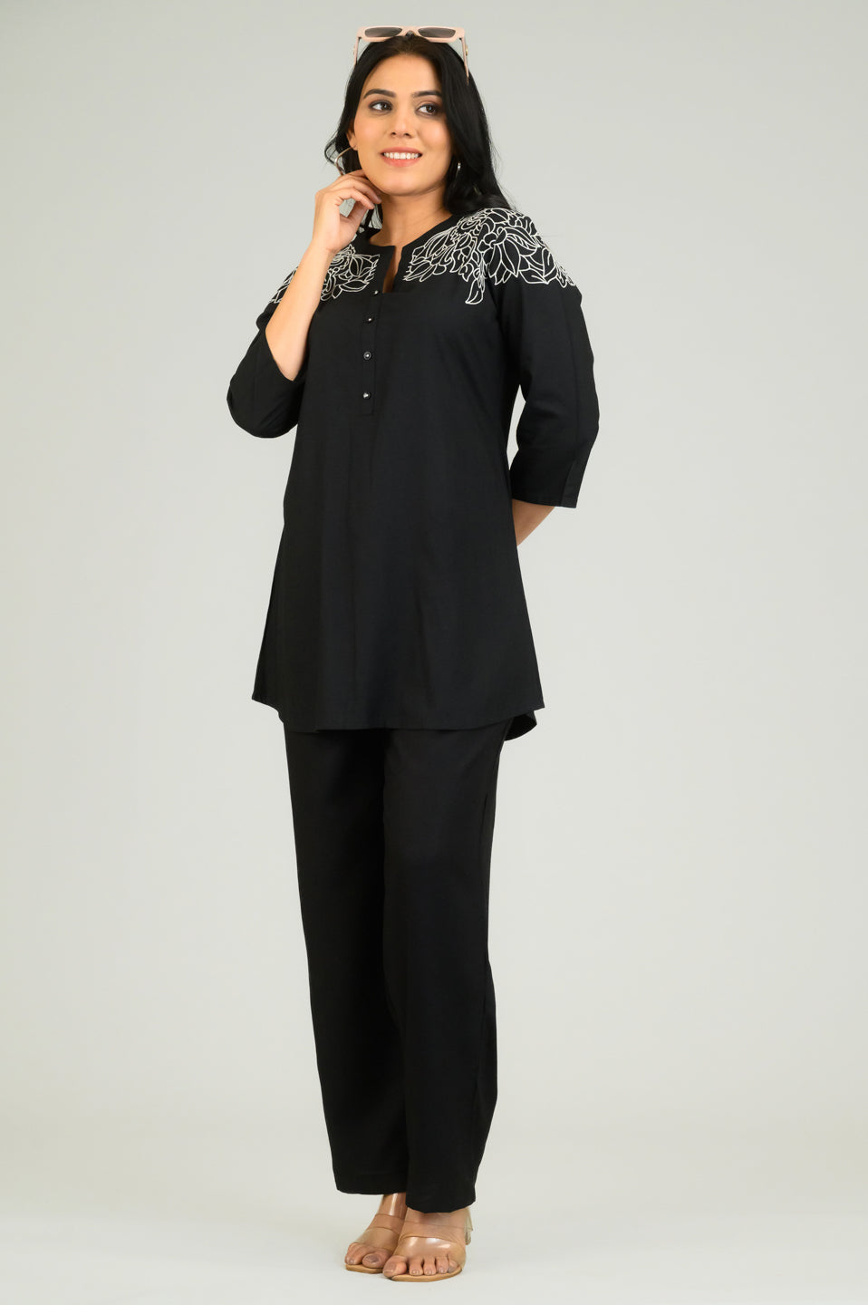 Sleek & Striking Top - Etiquette Apparel