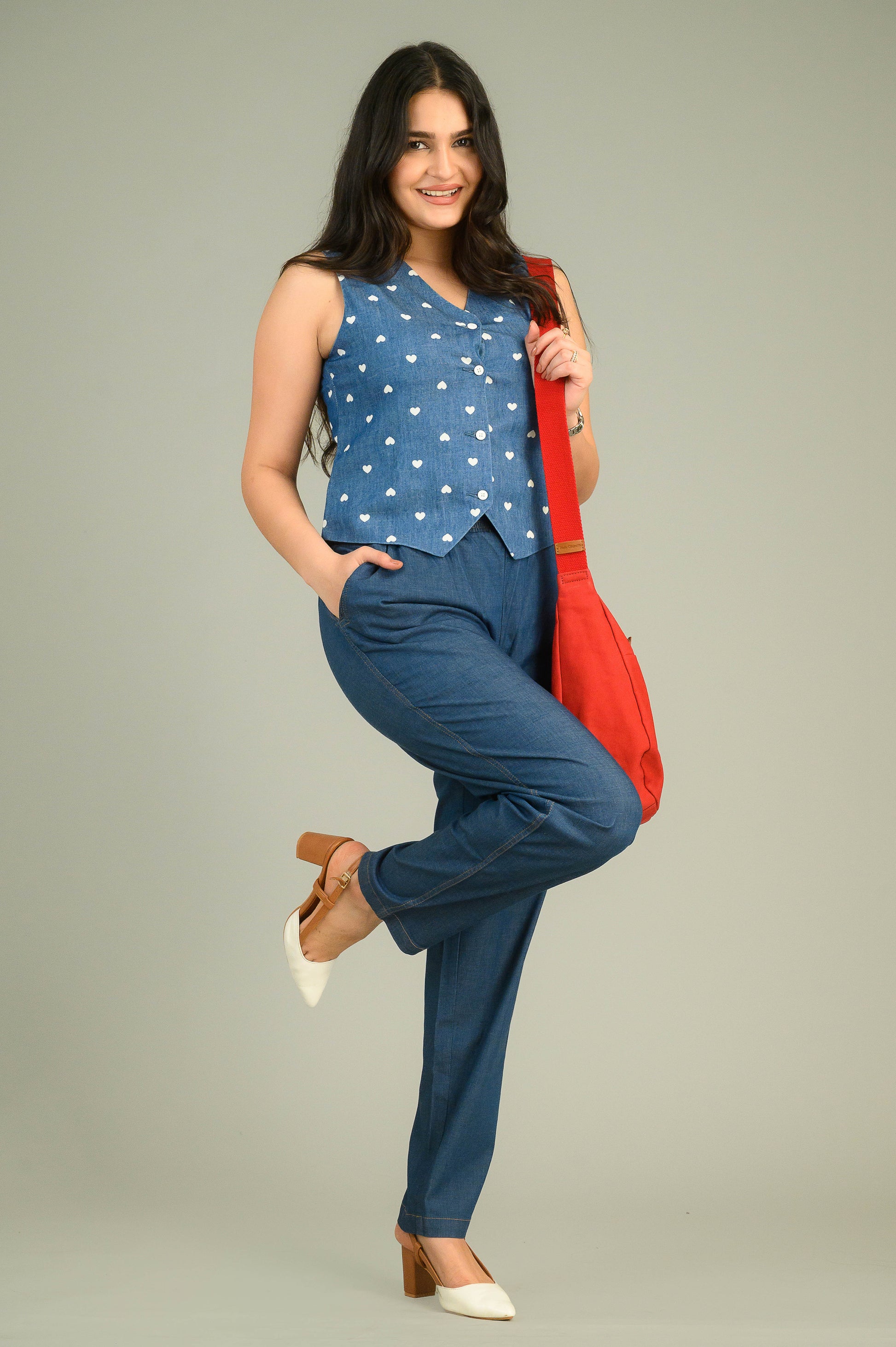 Product Carousel Image 1: Comfort Bottom in Motion