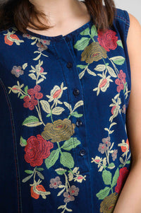Elegant Embossed Sleeveless Kurta - Etiquette Apparel