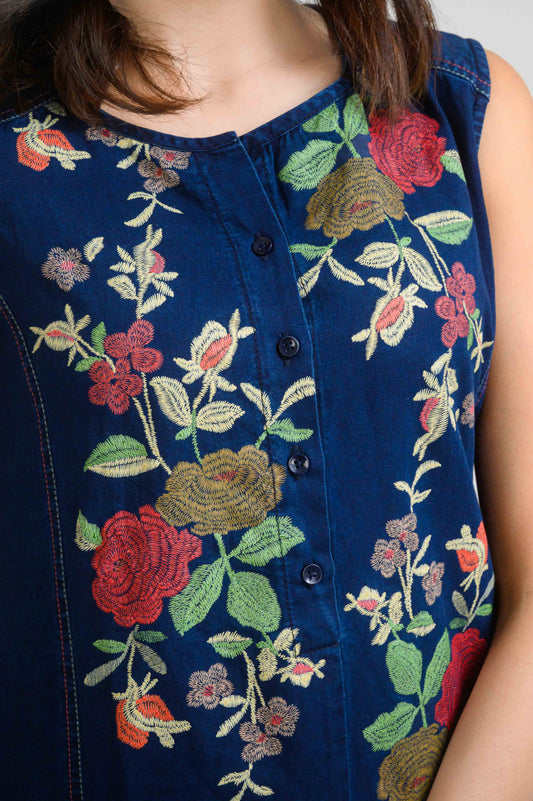 Elegant Embossed Sleeveless Kurta - Etiquette Apparel