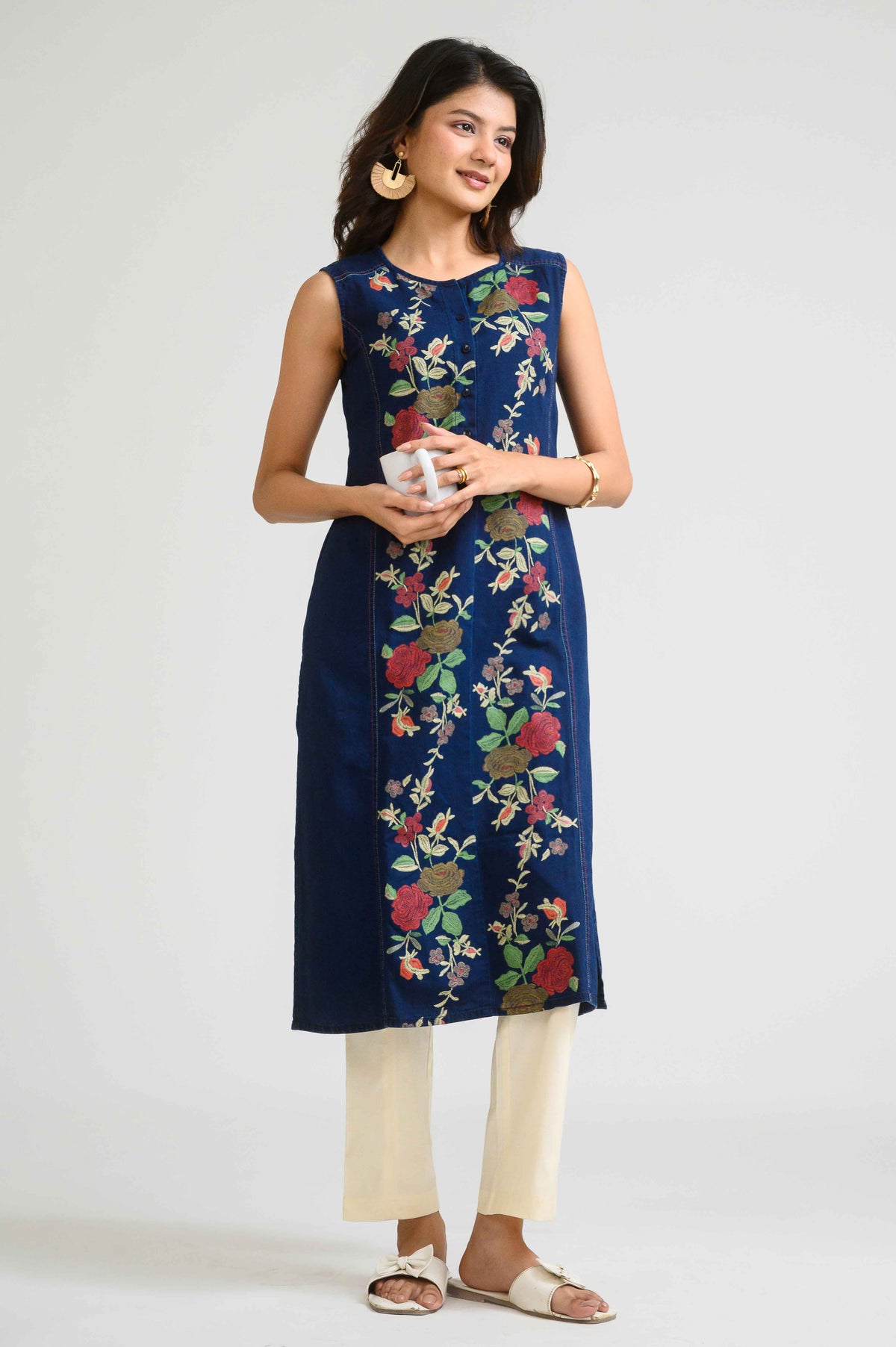 Elegant Embossed Sleeveless Kurta - Etiquette Apparel