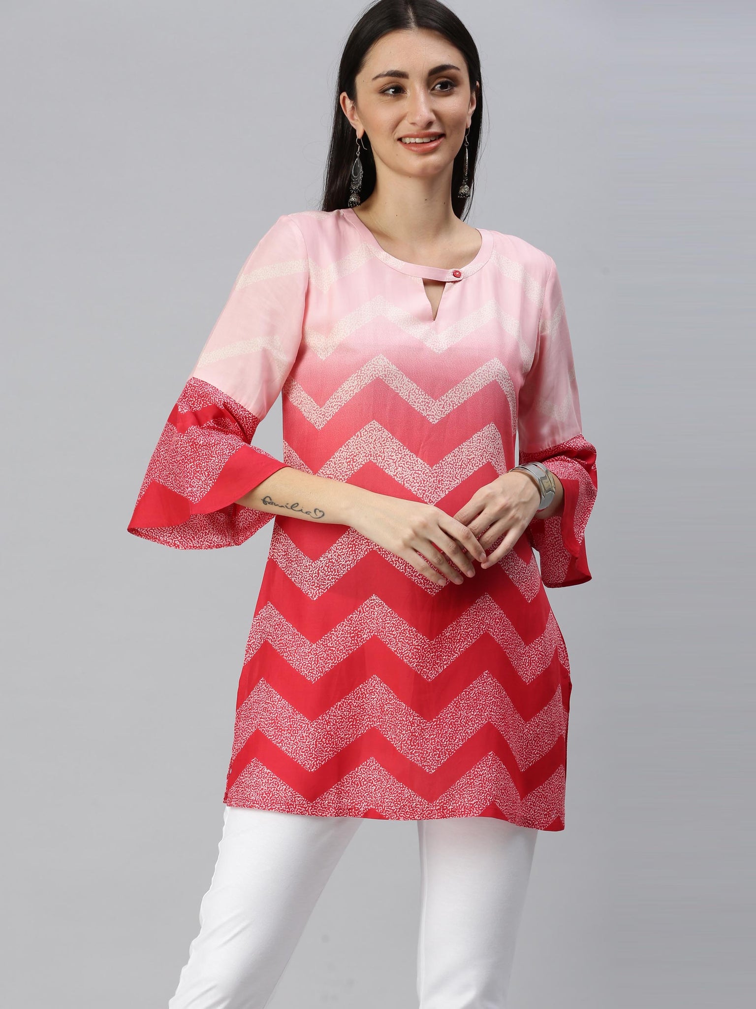 Chevron print top with ombre shade, having ruffled sleeve detail