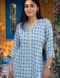 Geometric print free flow top - Etiquette Apparel