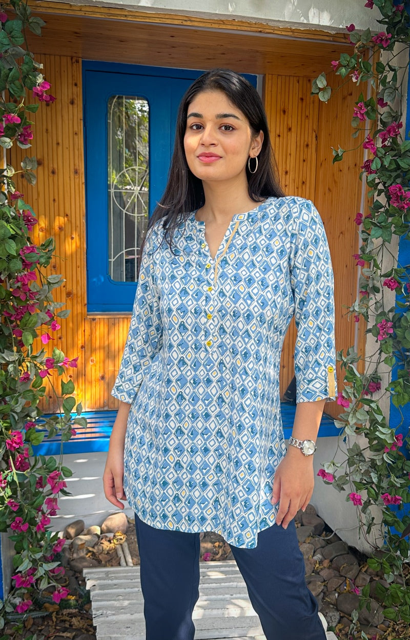 Geometric print free flow top - Etiquette Apparel