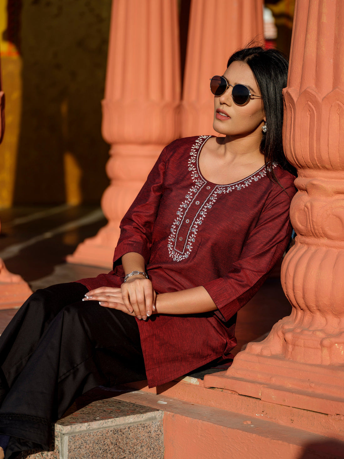 Dual tone textured short kurta with embroidery - Etiquette Apparel