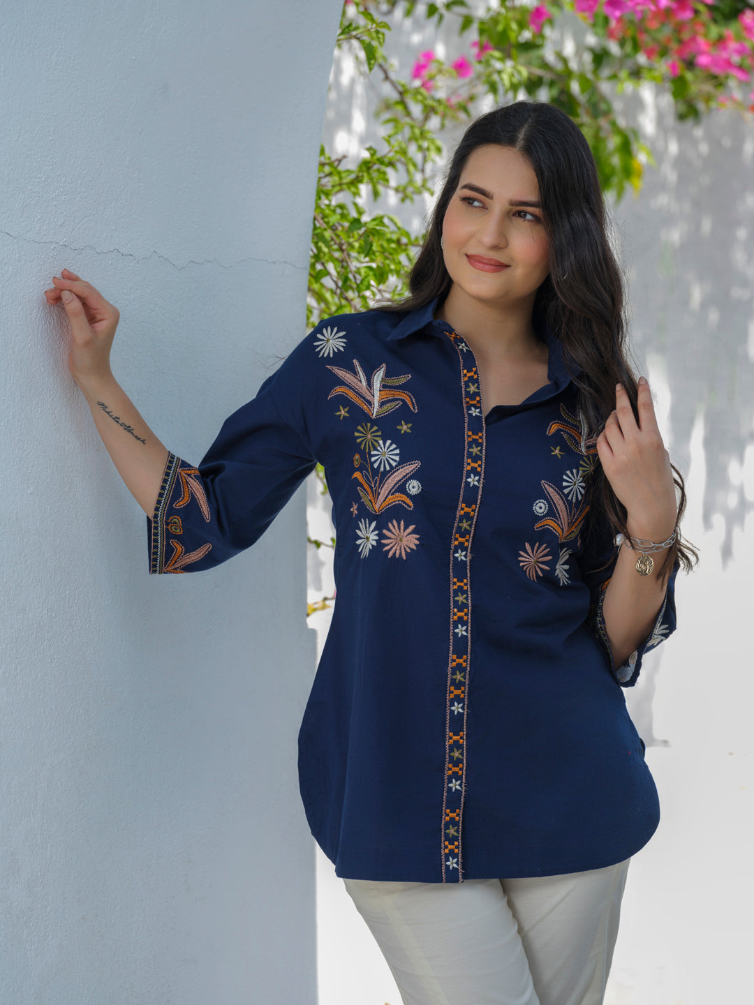 Anti-Fit Sleeve Afro-Embroidered Top