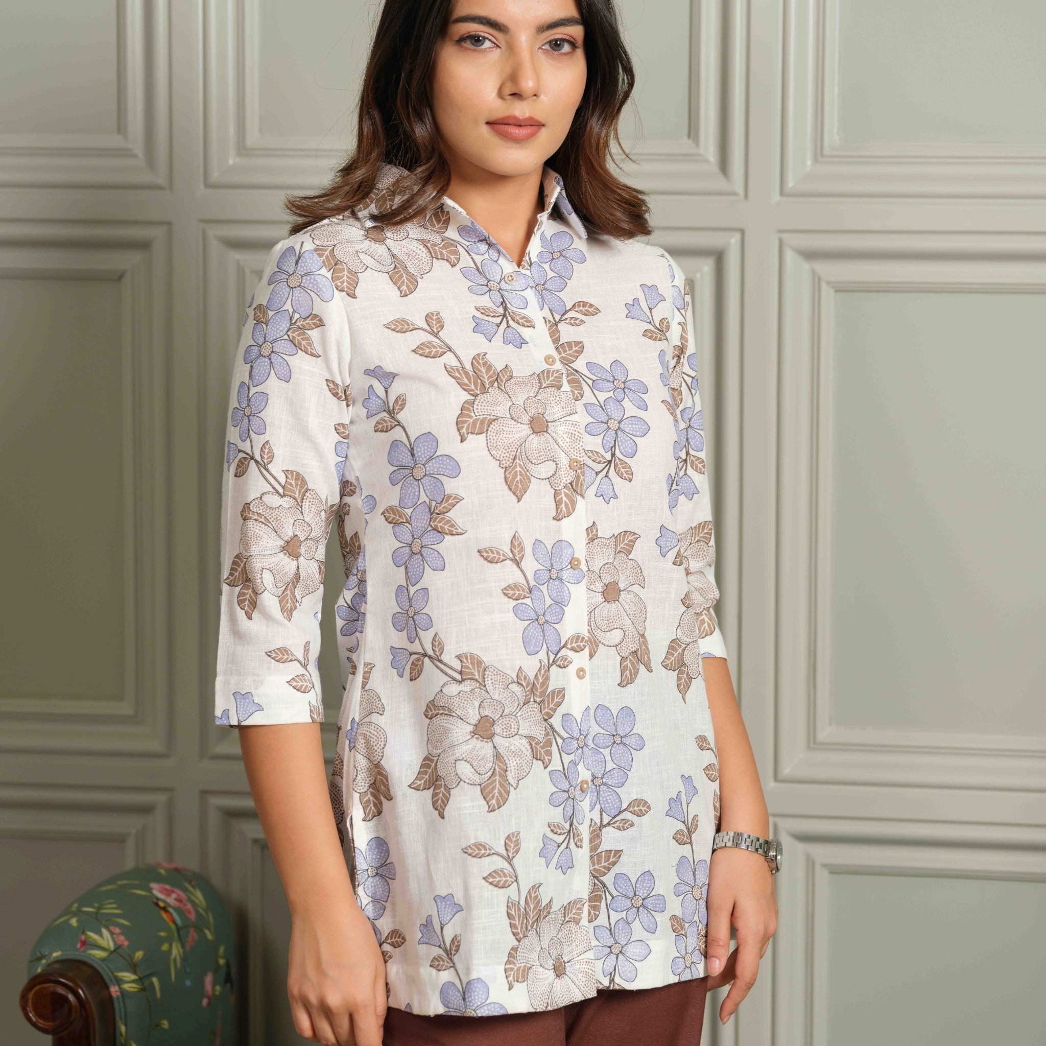 Fresh Feminine Blue Floral Top - Etiquette Apparel 