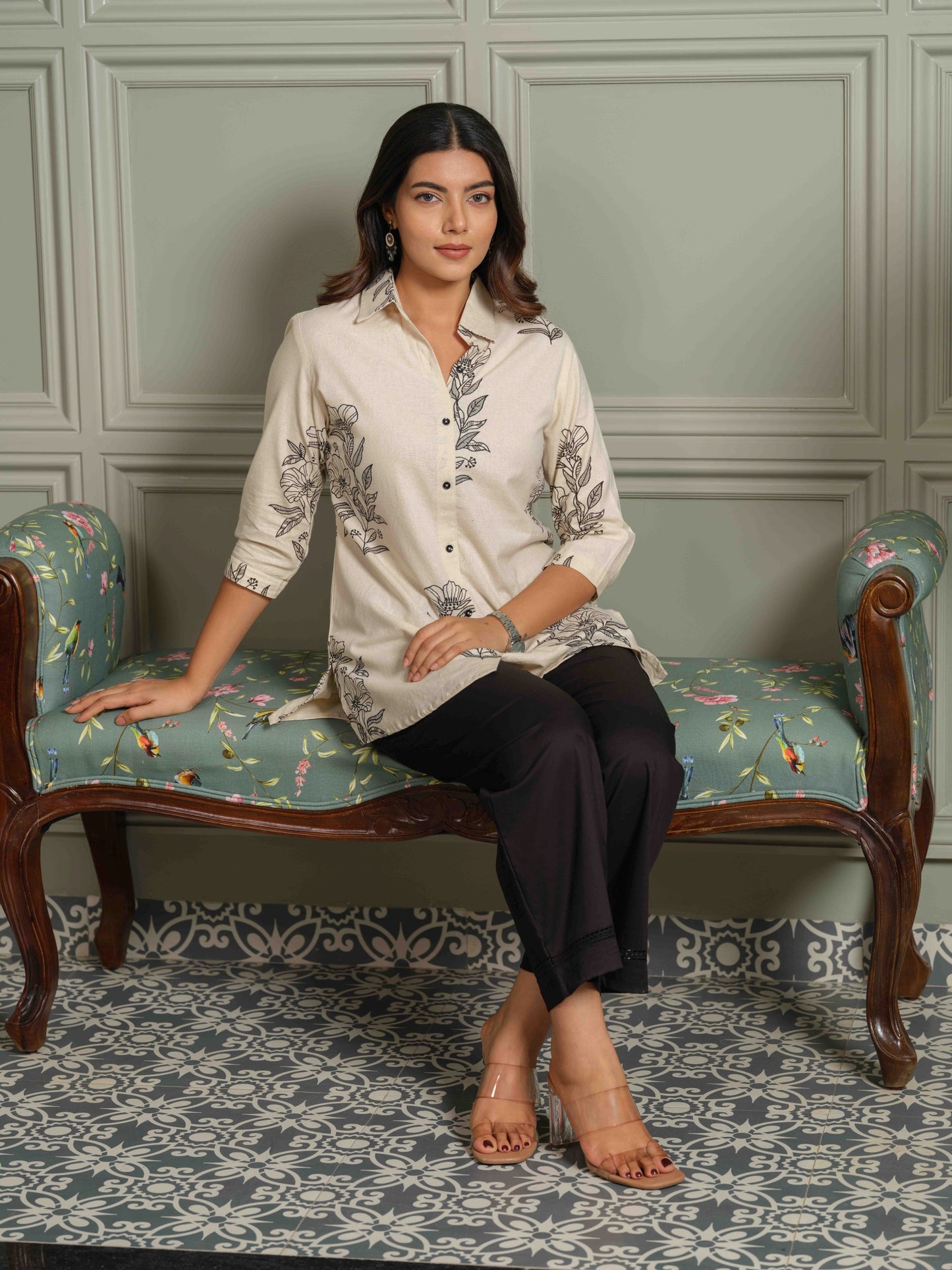 Bold Black Floral Print Top - Etiquette Apparel