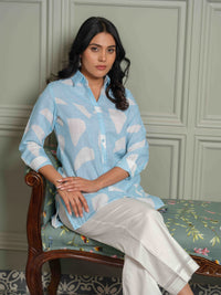 The Textured Abstract Blue Print Top - Etiquette Apparel