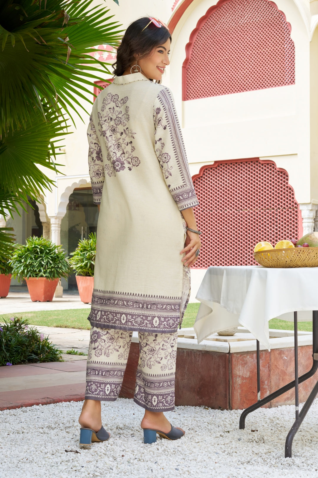 Product Carousel Image 10: Feel The Luxe Kurta Set