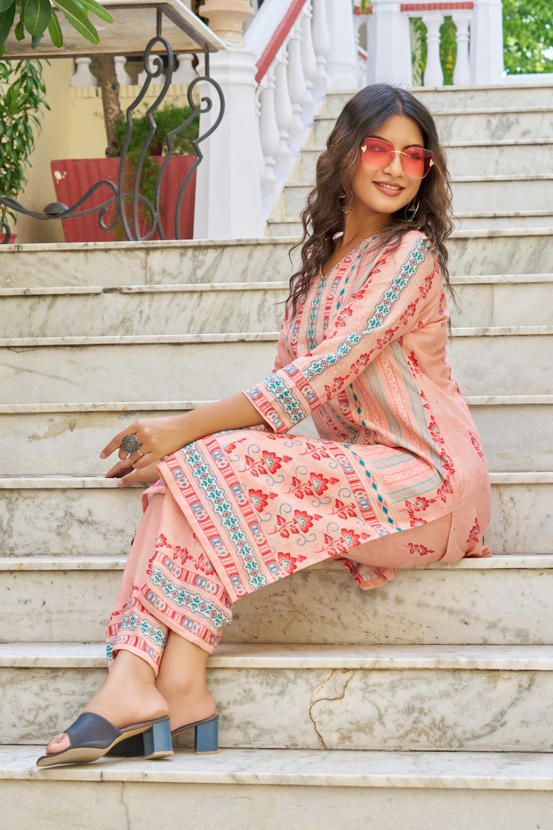 Product Carousel Image 6: Prints That's Pop Kurta Set