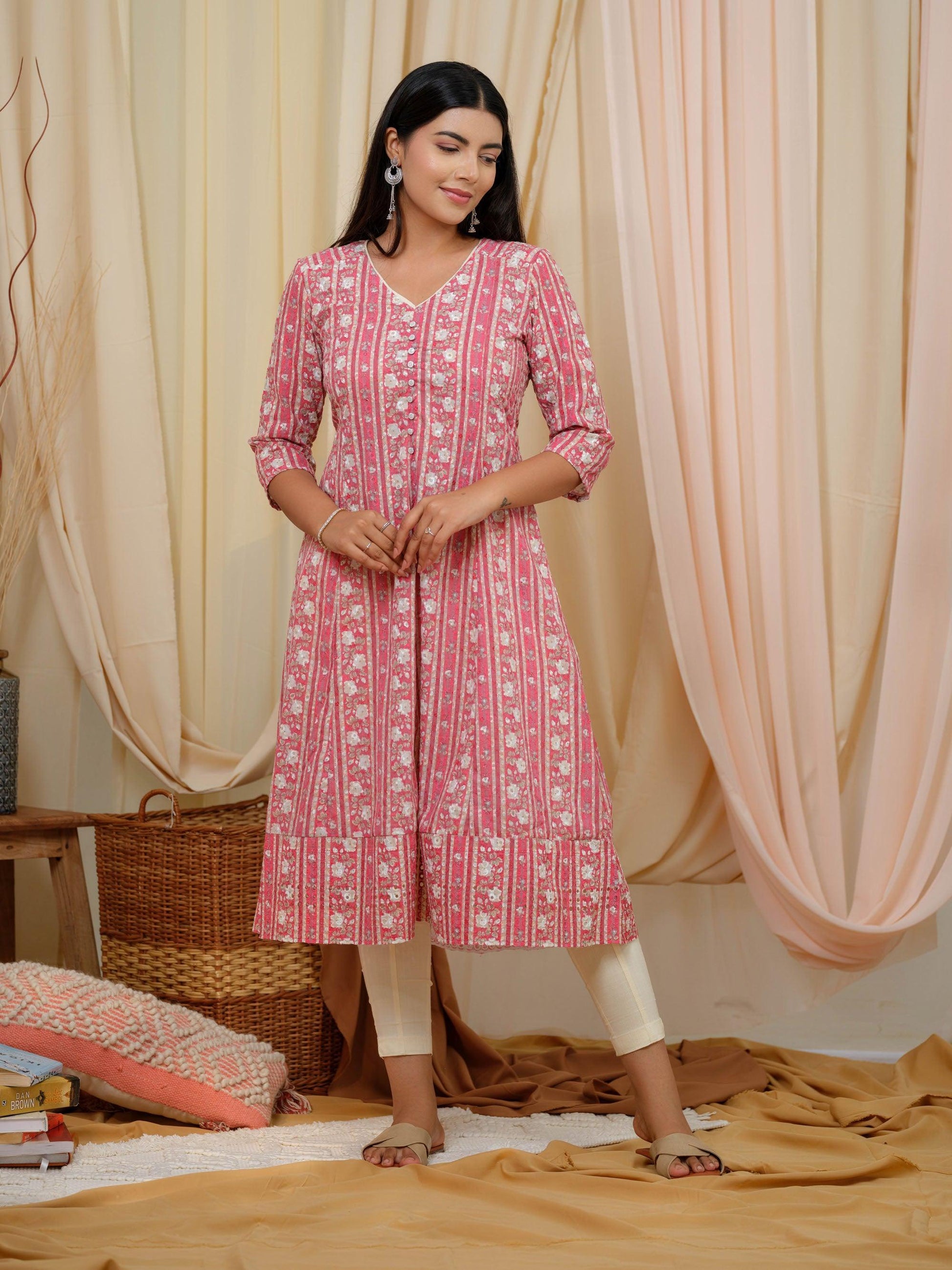 Kali Kurta With a V Neck and Lace Detailing at Neck - Etiquette Apparel 