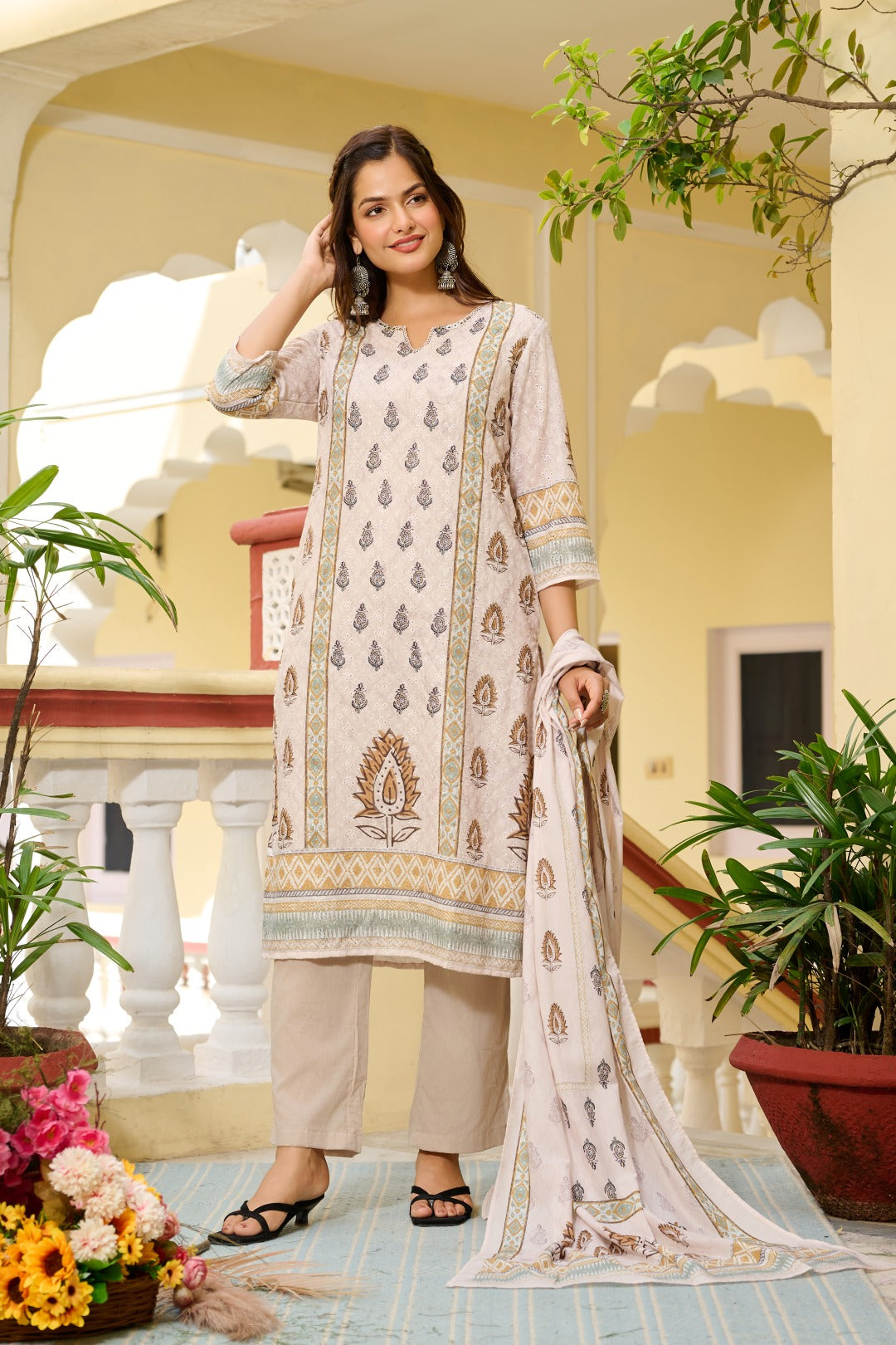 Product Carousel Image 4: Ethereal Ease Dupatta Set