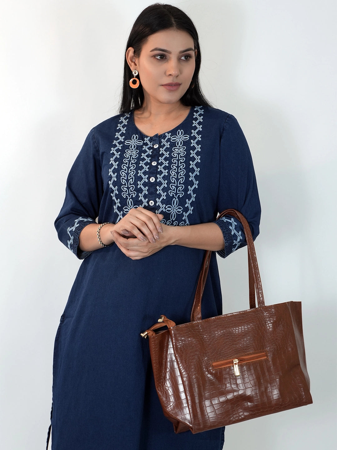 Product Carousel Image 5: Indigo Diaries Blossom Kurta
