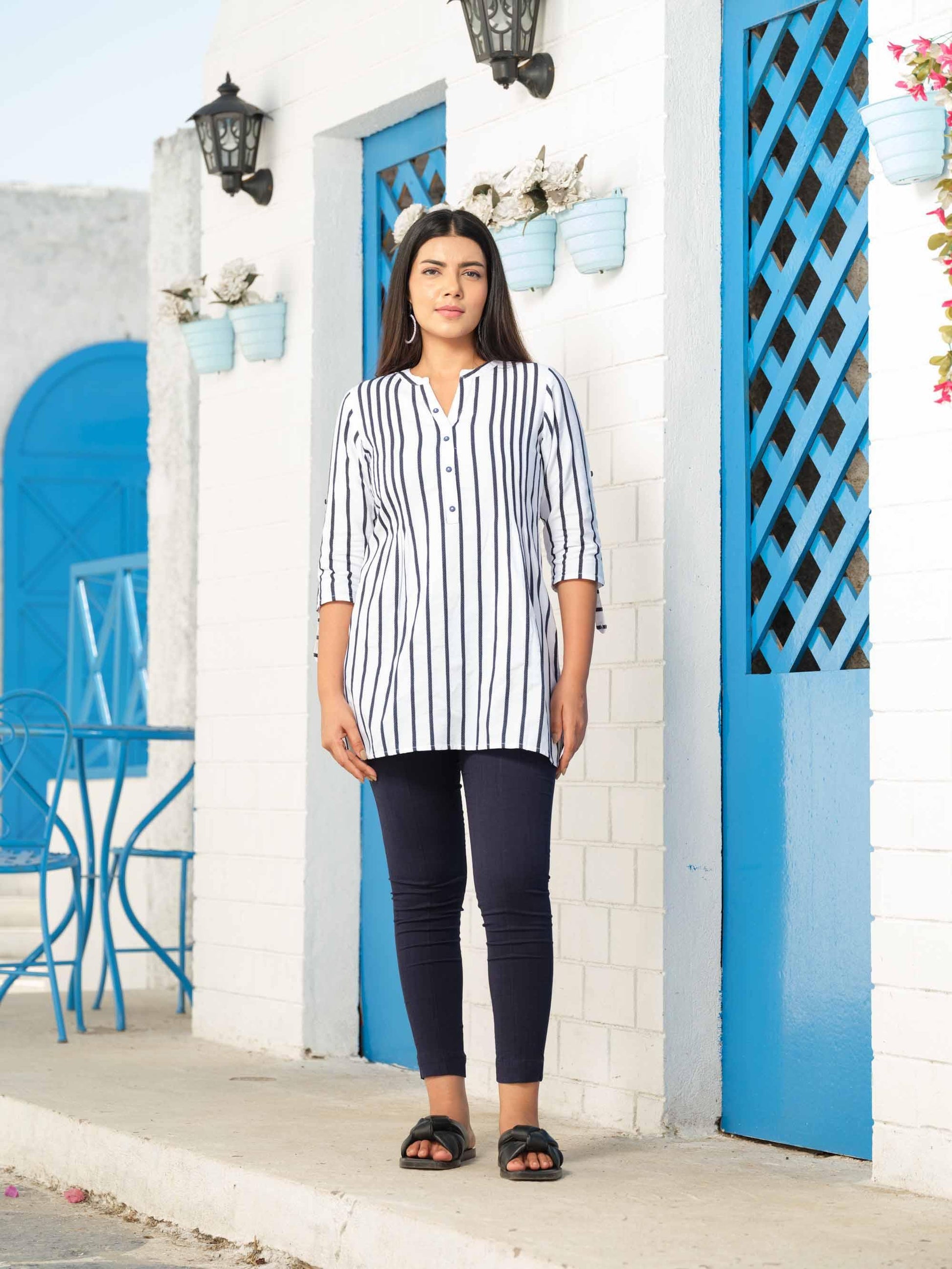 Stripe Short Top With Inverted Pleats and Collar - Etiquette Apparel 