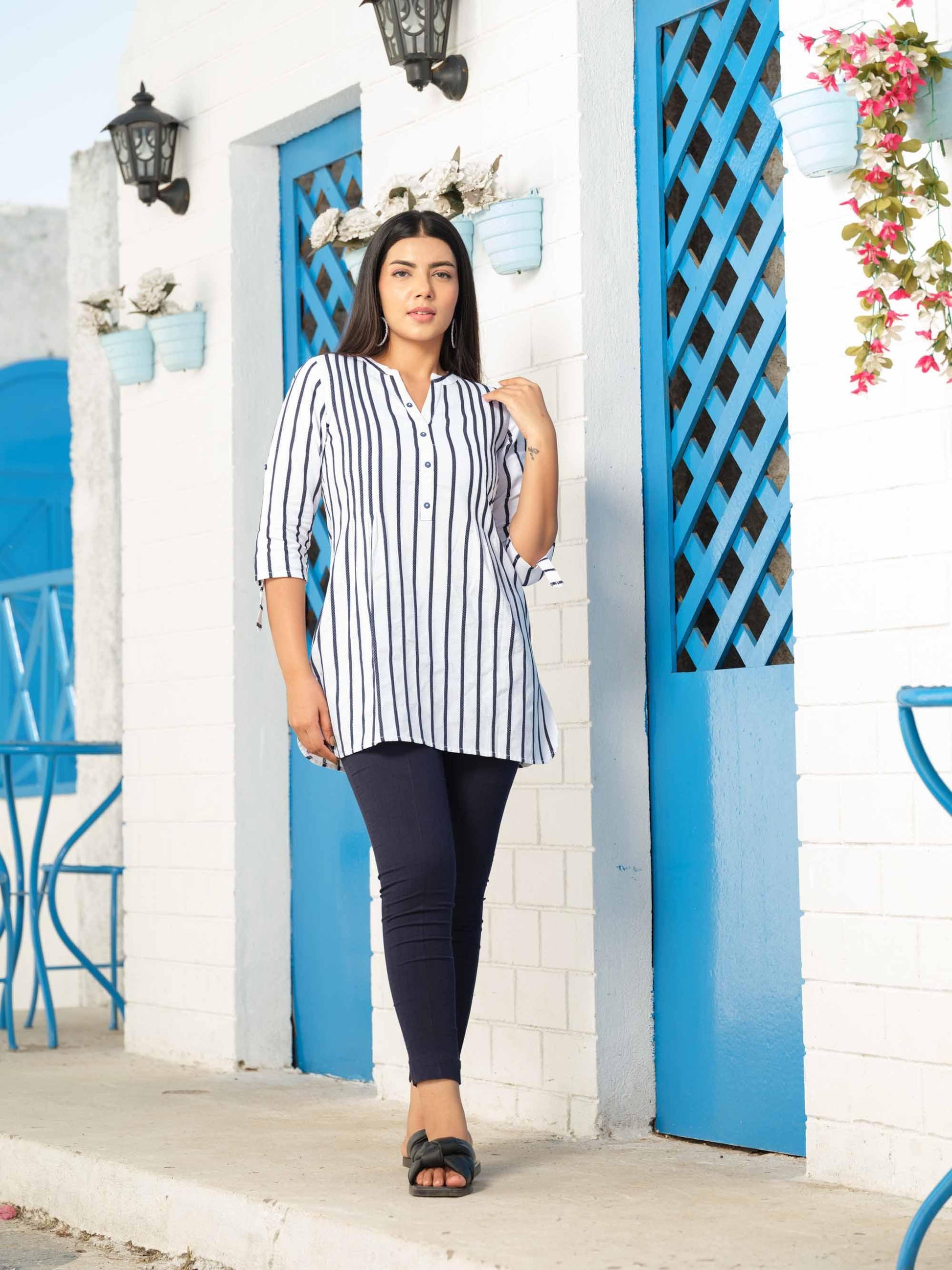 Stripe Short Top With Inverted Pleats and Collar - Etiquette Apparel 