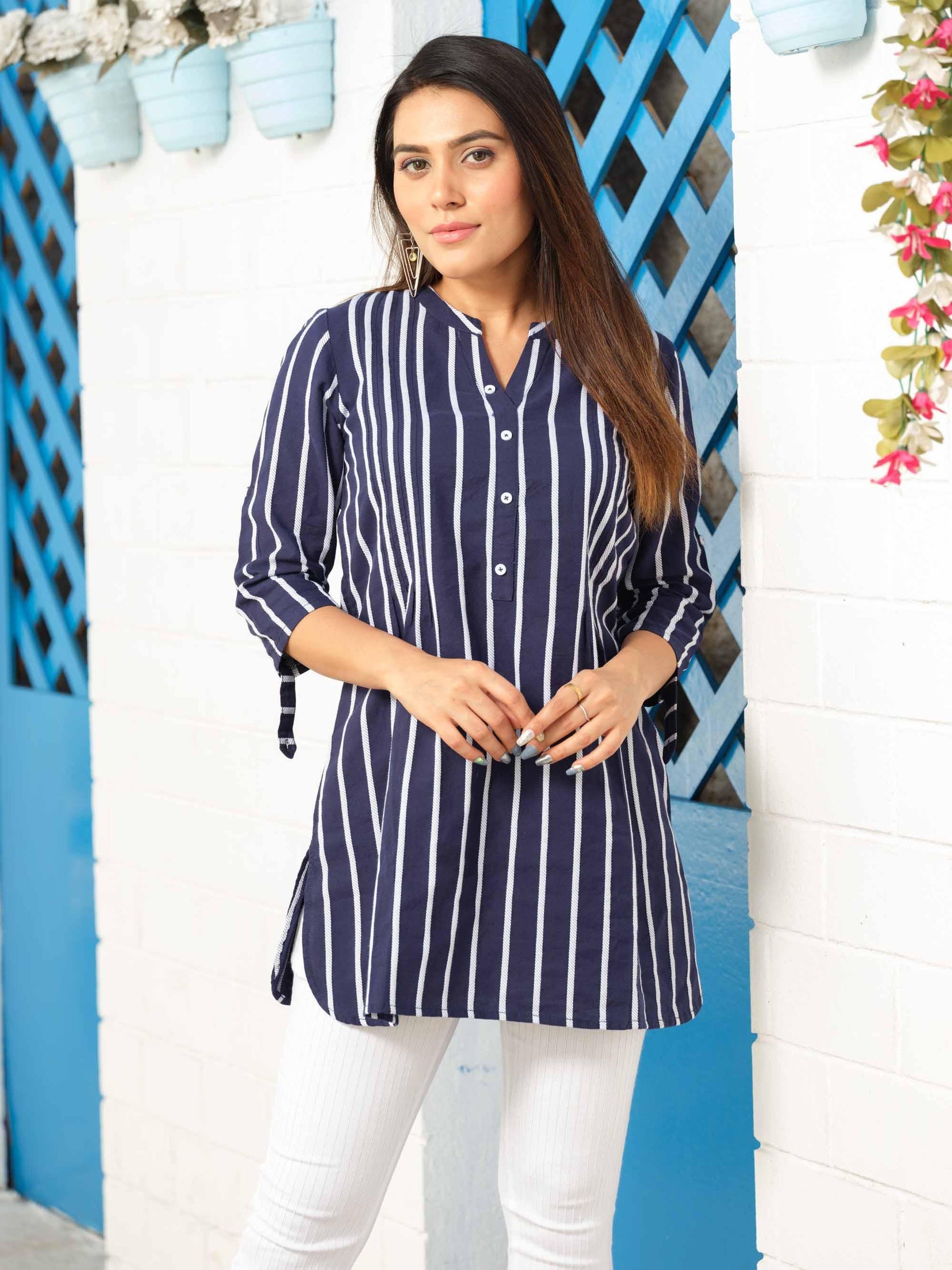 Stripe Short Top With Inverted Pleats and Collar - Etiquette Apparel 