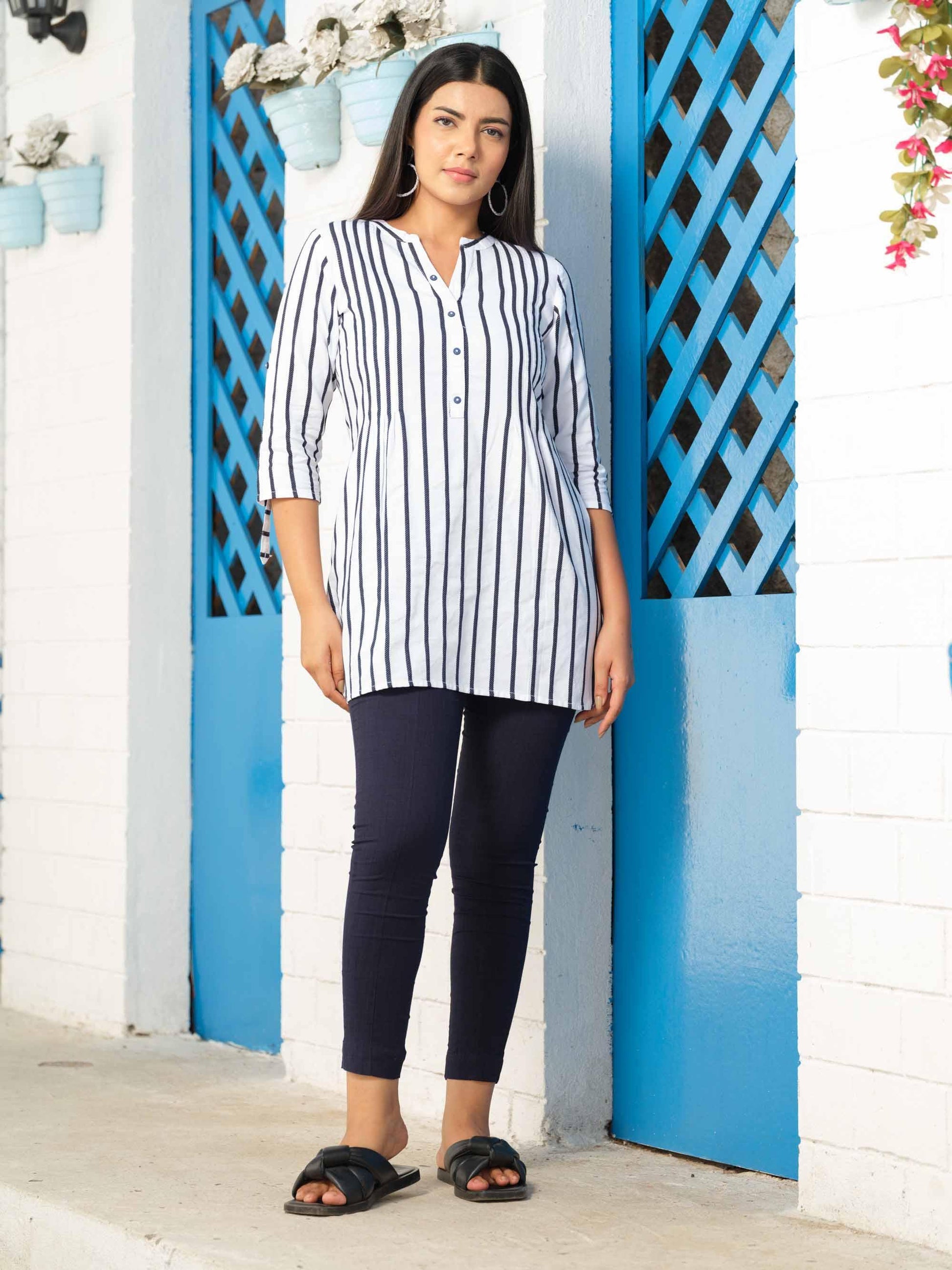 Stripe Short Top With Inverted Pleats and Collar - Etiquette Apparel 