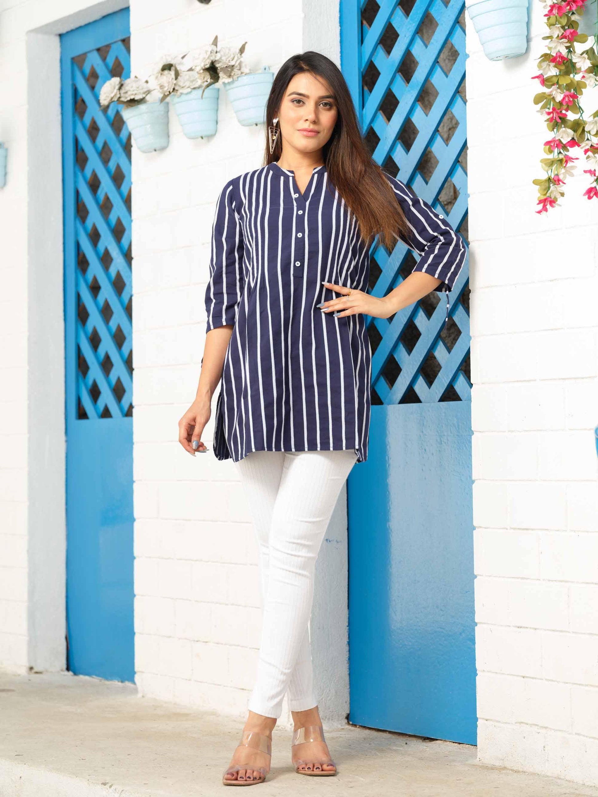 Stripe Short Top With Inverted Pleats and Collar - Etiquette Apparel 