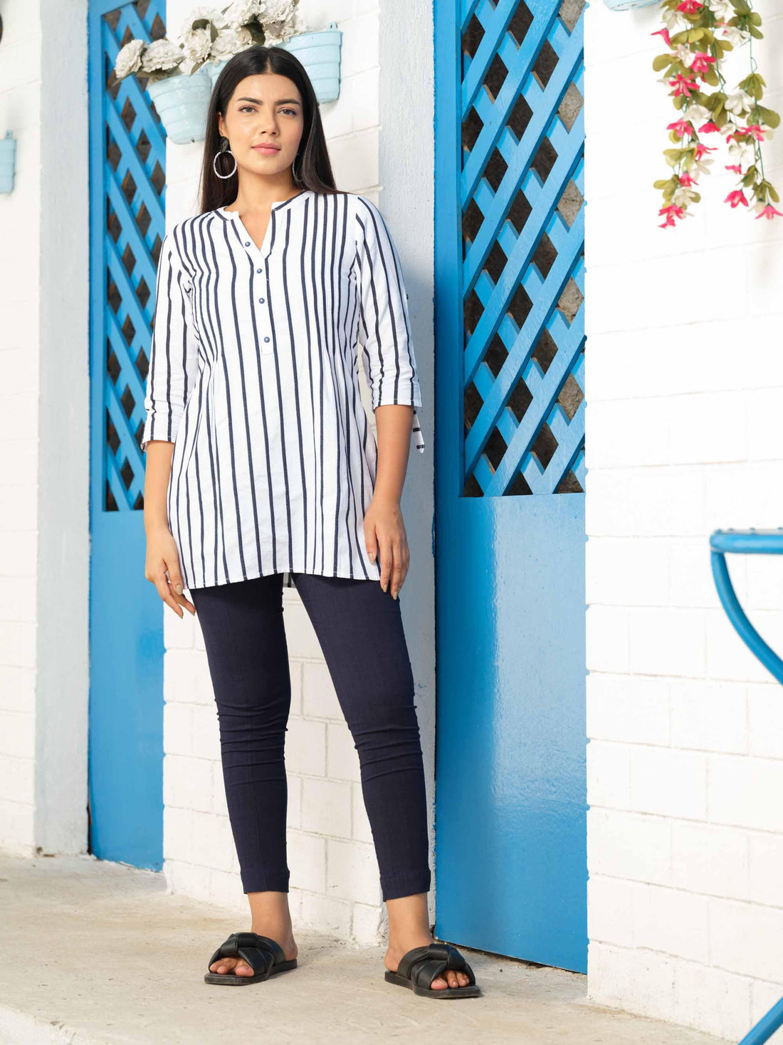 Stripe Short Top With Inverted Pleats and Collar - Etiquette Apparel 