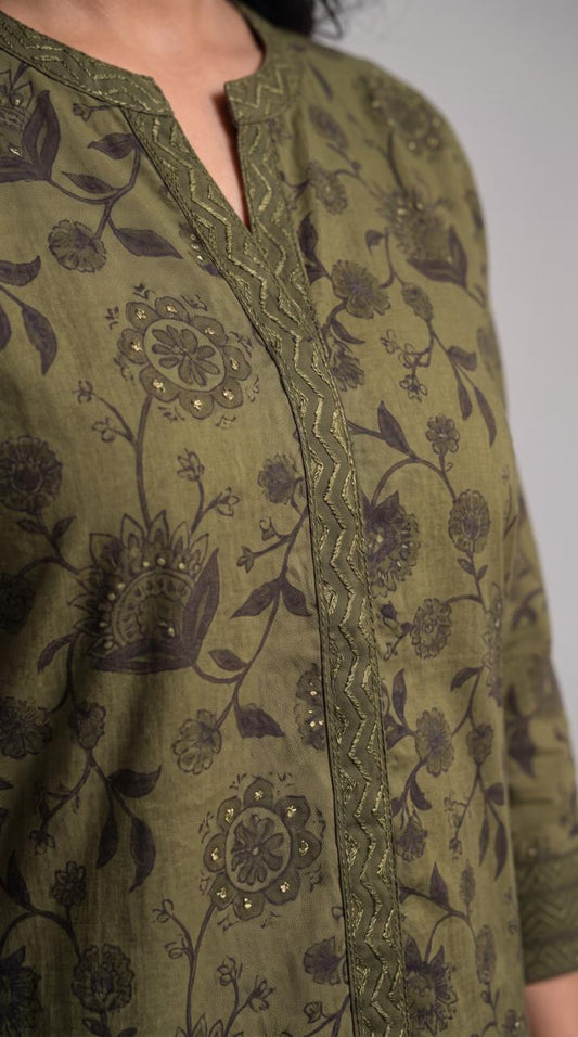 Floral Print Kurta With Geometric Touch - Etiquette Apparel